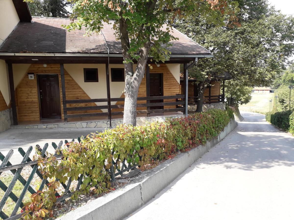 Hotel Marina Oasa Grocka Bagian luar foto