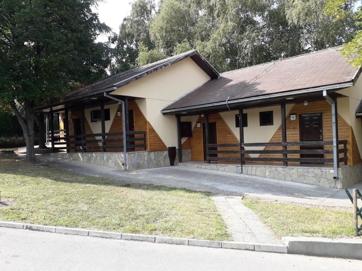 Hotel Marina Oasa Grocka Bagian luar foto