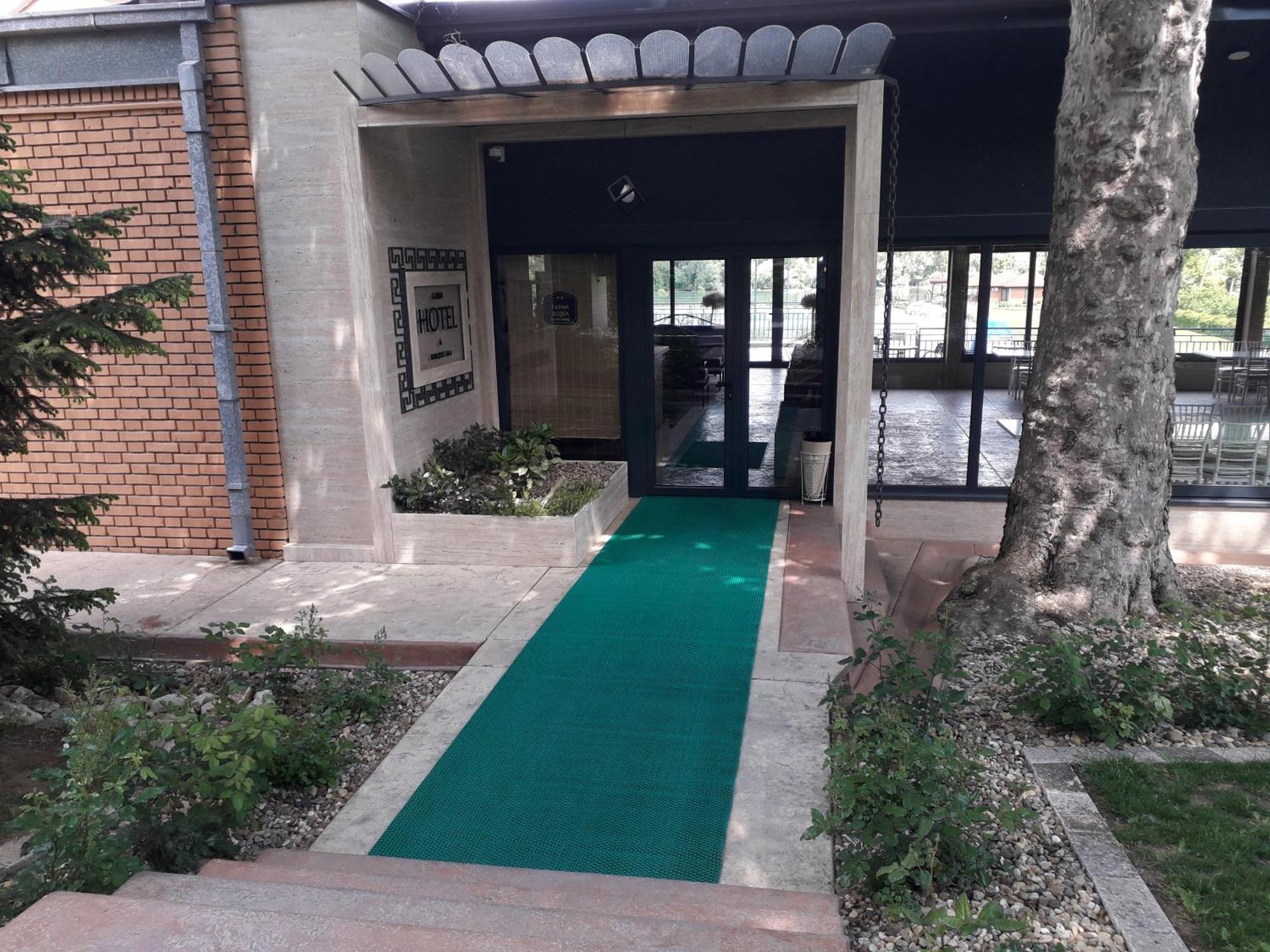 Hotel Marina Oasa Grocka Bagian luar foto