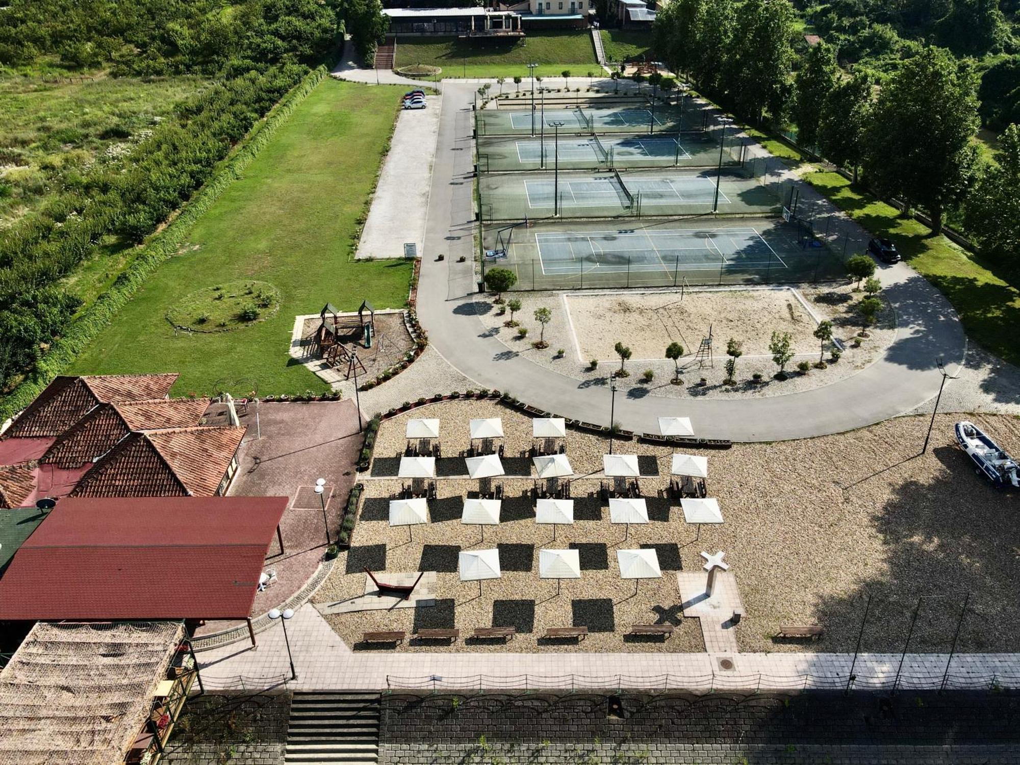 Hotel Marina Oasa Grocka Bagian luar foto